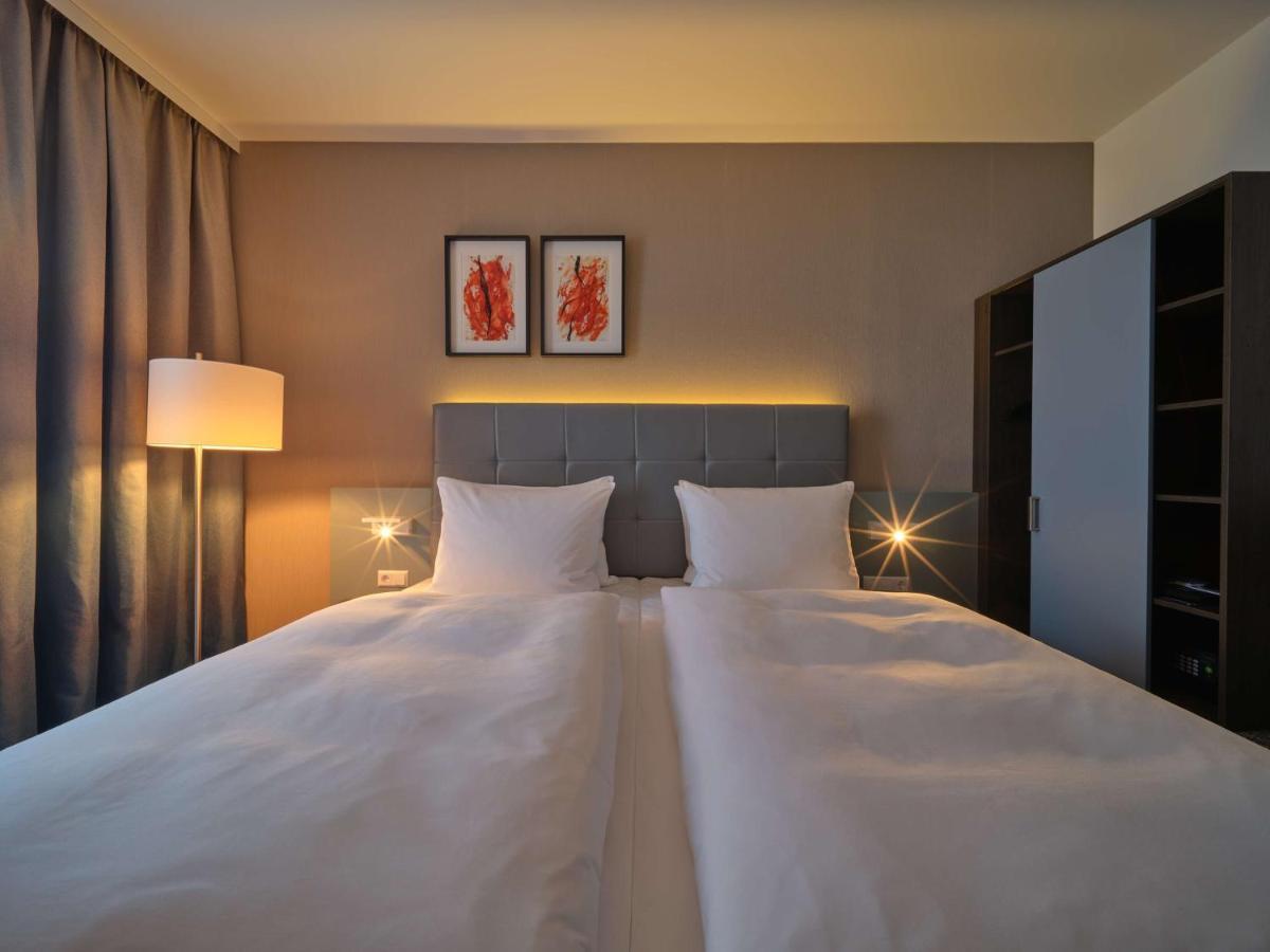 Dorint Parkhotel Frankfurt / Бад Вилбел Екстериор снимка