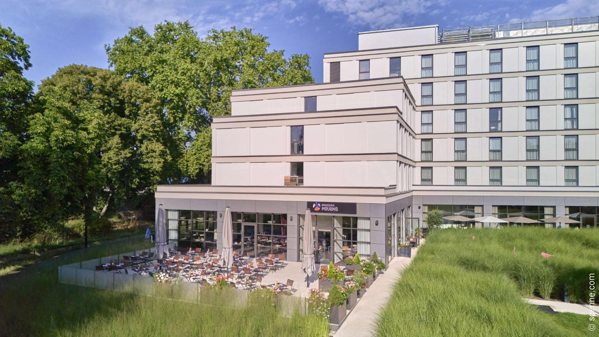 Dorint Parkhotel Frankfurt / Бад Вилбел Екстериор снимка
