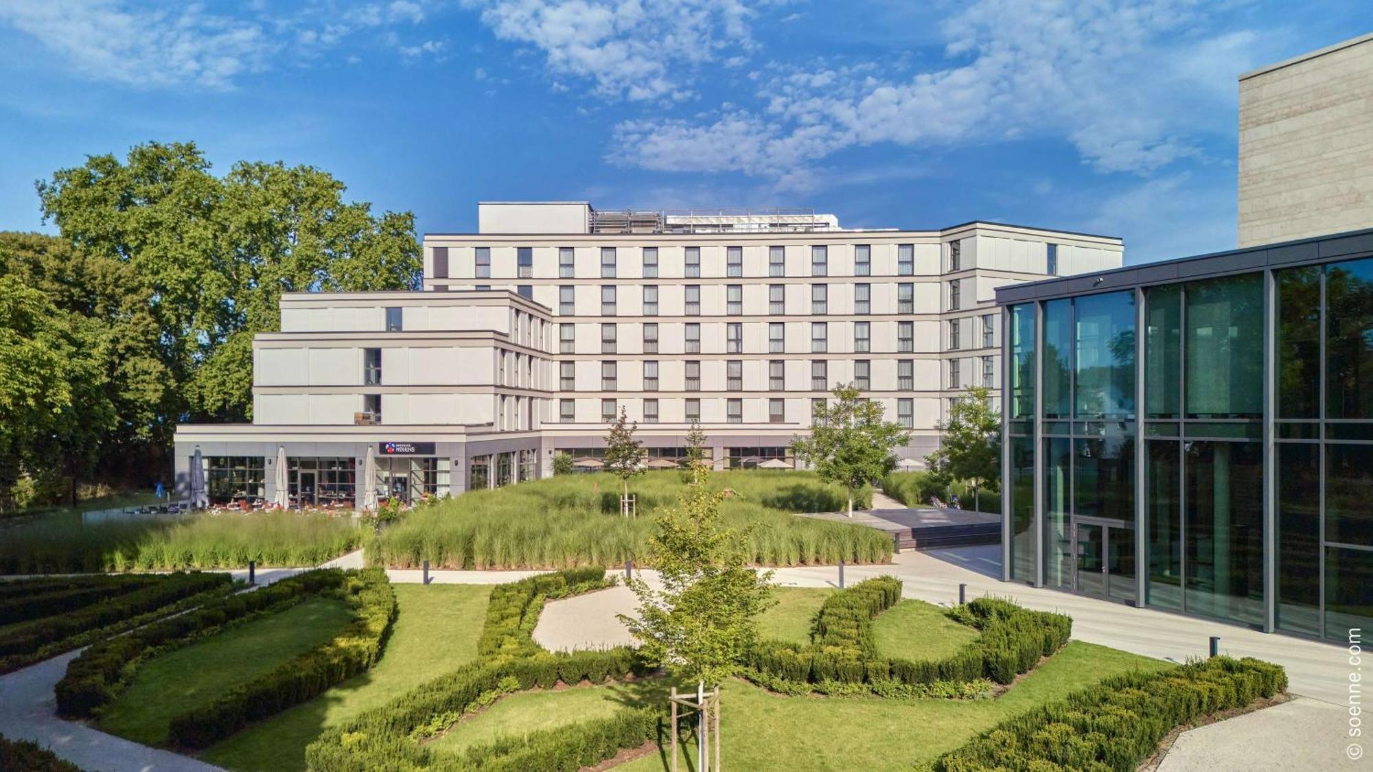 Dorint Parkhotel Frankfurt / Бад Вилбел Екстериор снимка